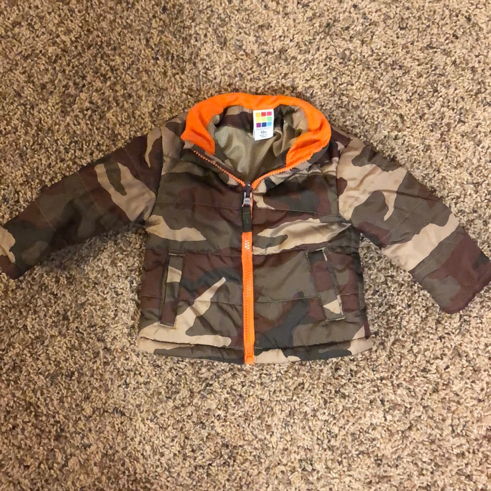 Super cute Camo puffer jacket